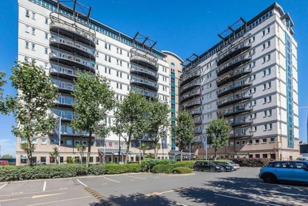 Cozy Flat With Balcony Apartment Londra Exterior foto