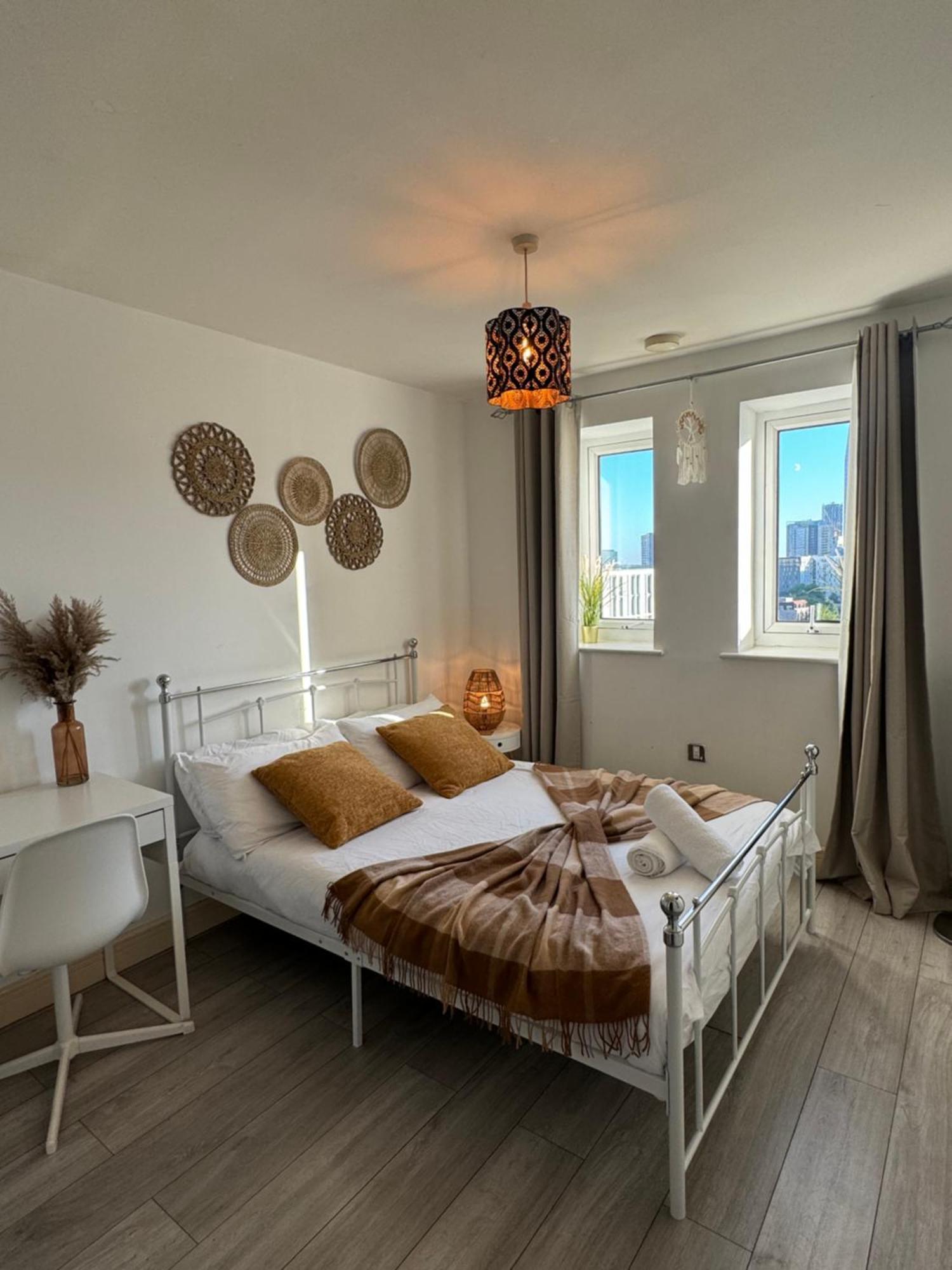 Cozy Flat With Balcony Apartment Londra Exterior foto