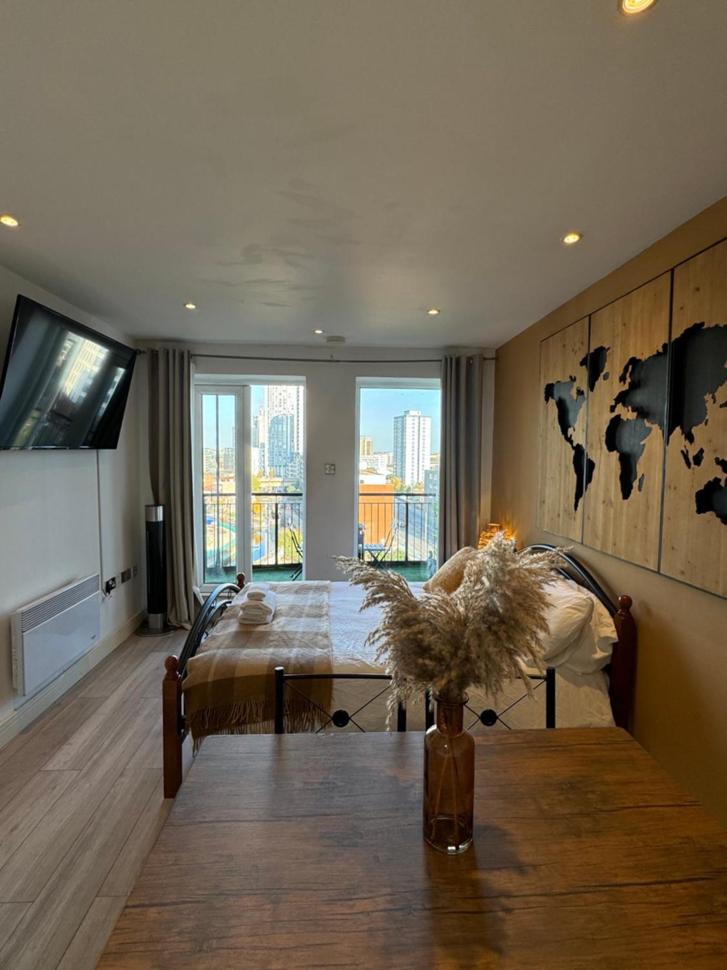 Cozy Flat With Balcony Apartment Londra Exterior foto